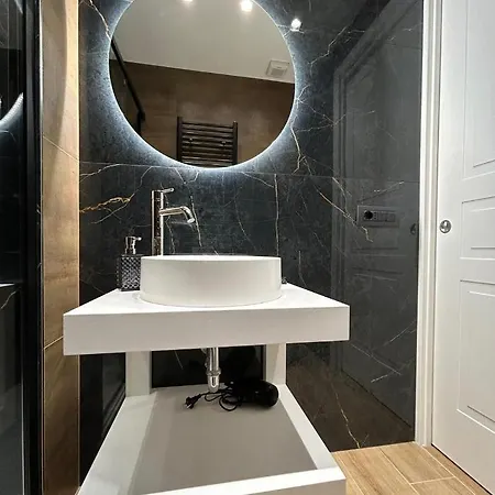 Alojamento de Acomodação e Pequeno-almoço Nostra Luxury 4*